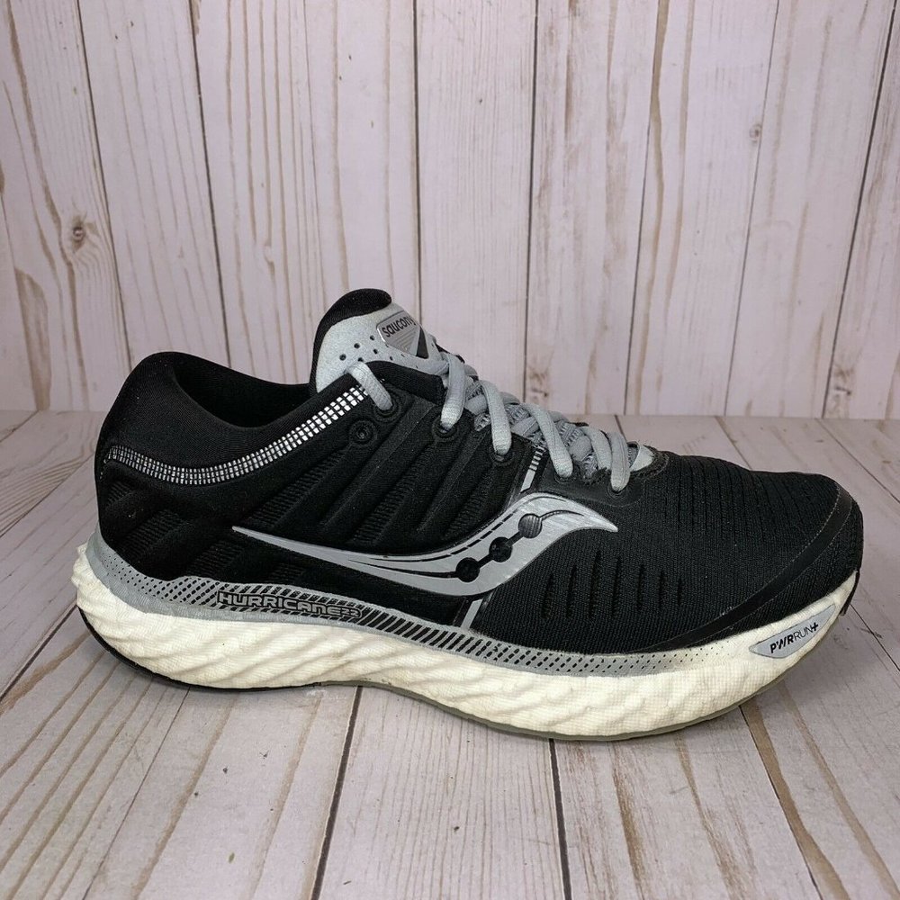 Saucony Hurricane 22 Athletic Running Shoes Womens Size 8.5 Black Grey Sneakers